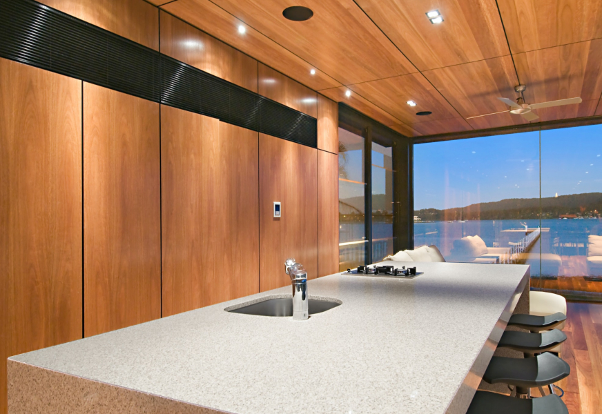 Carport & Garage